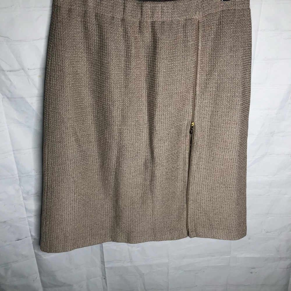 St. John Couture Boucle Skirt A-Line Knee Length Zipper Slit Tan Size 12